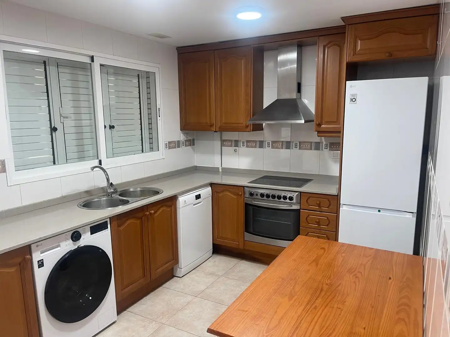Cocina de Casa adosada de alquiler en Benicasim / Benicàssim con Aire acondicionado, Calefacción y Jardín privado