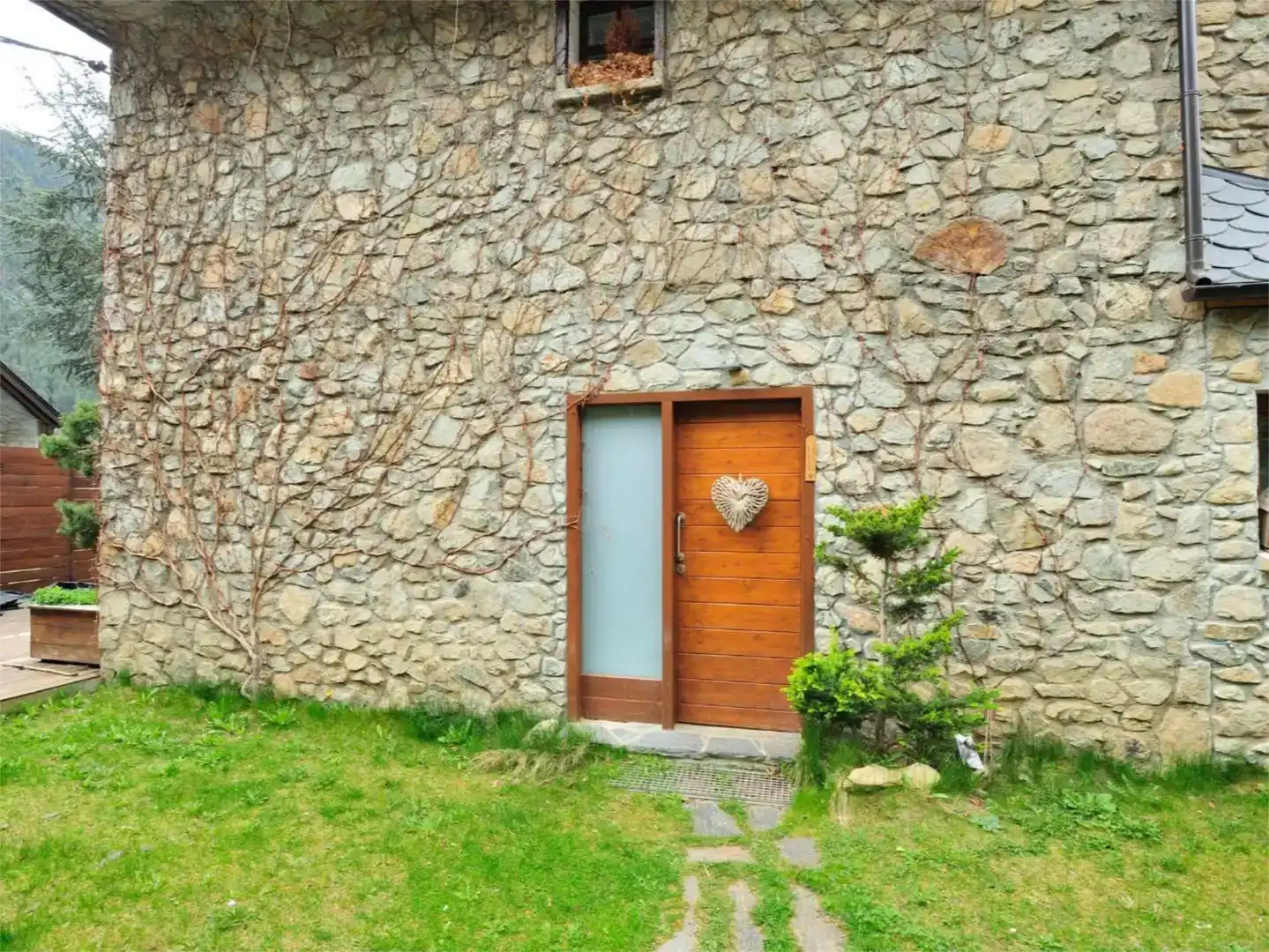 Vista exterior de Casa o xalet en venda en Naut Aran amb Balcó