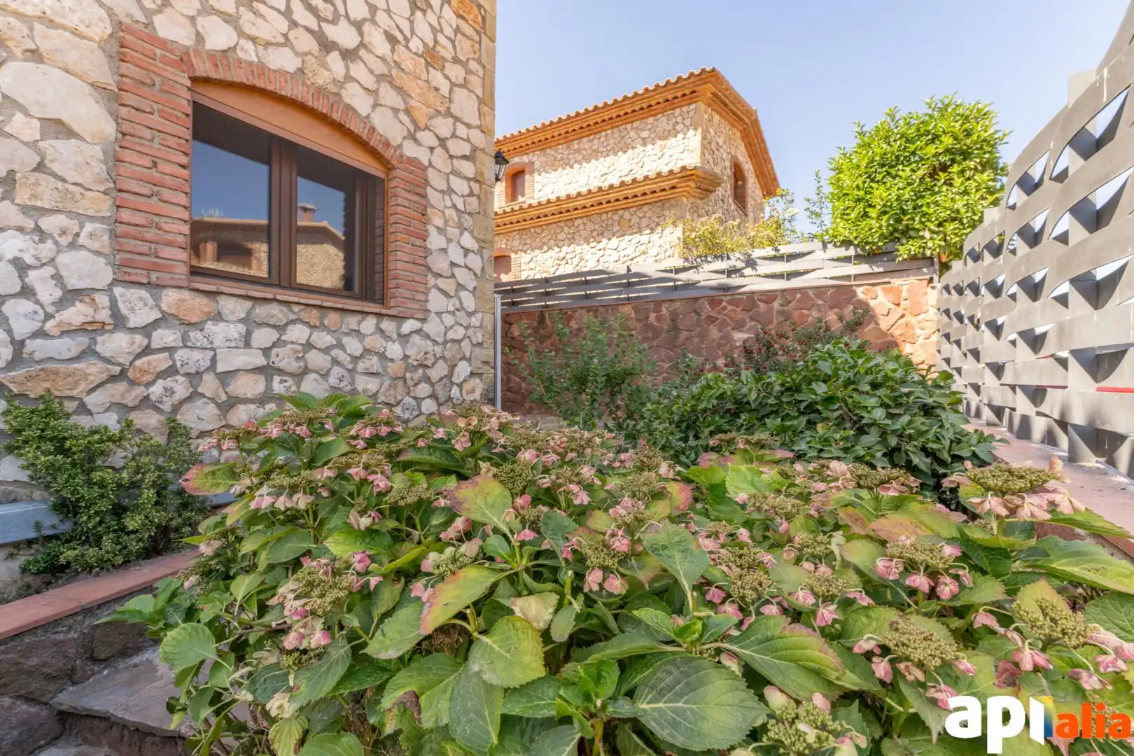 Vista exterior de Casa o chalet en venta en Prades con Calefacción, Jardín privado y Terraza