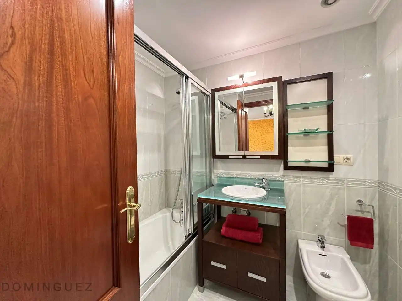 Baño de Piso en venta en Vigo  con Calefacción y Balcón