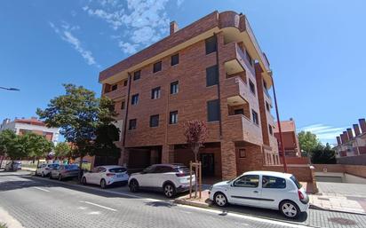 Exterior view of Flat for sale in Valladolid Capital  with Heating, Terrace and Storage room