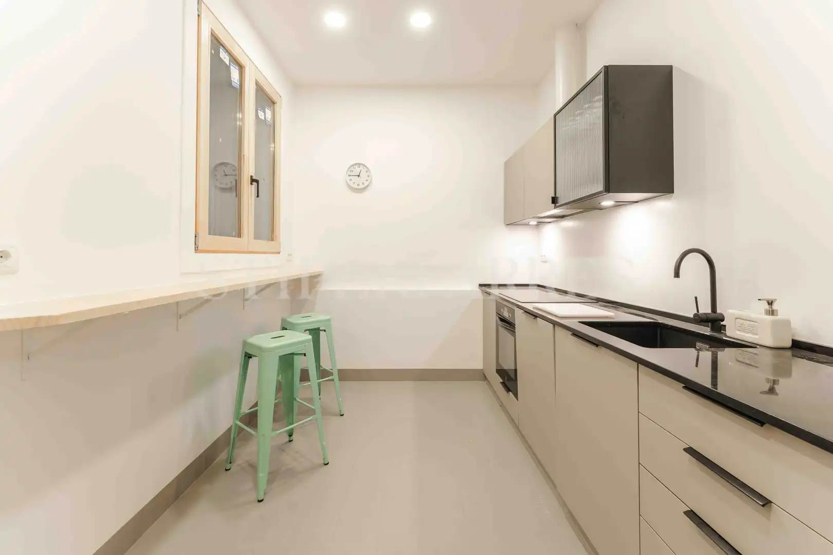 Cocina de Piso de alquiler en Barcelona con Aire acondicionado, Calefacción y Amueblado