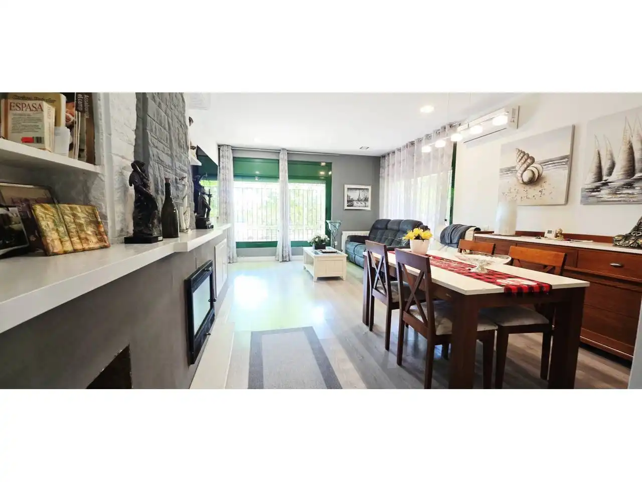 Sala d'estar de Casa o xalet en venda en Torredembarra amb Aire condicionat, Calefacció i Jardí privat