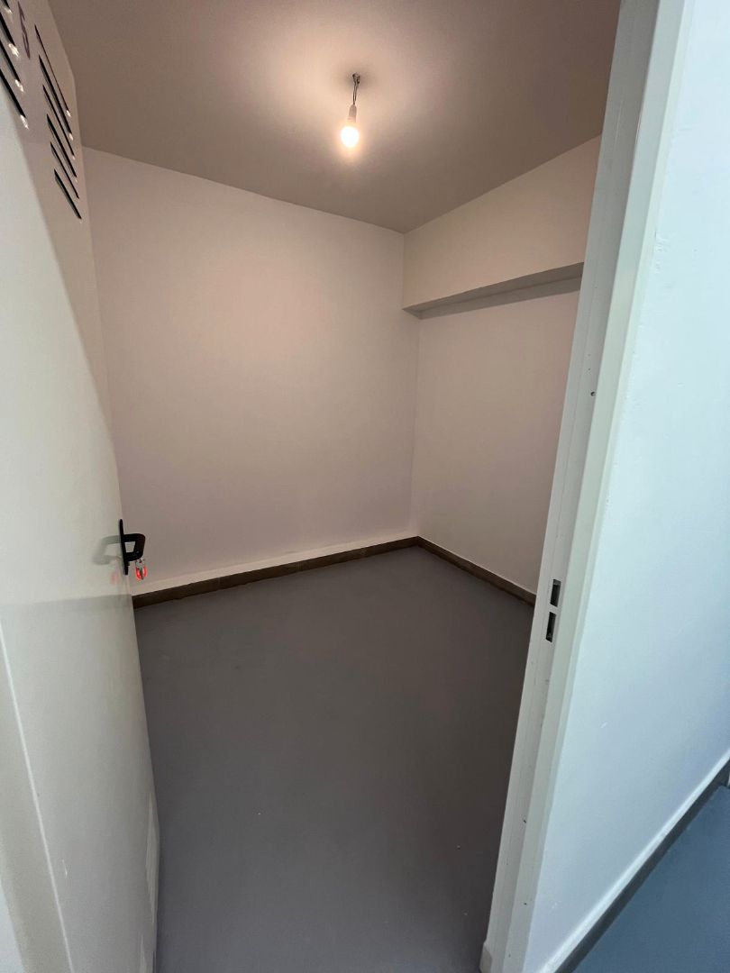 Box room to rent in  Madrid Capital