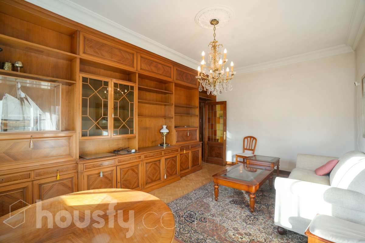 Living room of Flat for sale in  Madrid Capital  with Heating, Parquet flooring and Terrace