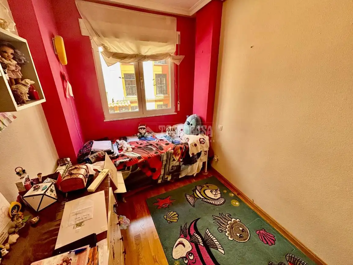 Habitación de Piso en venta en Ávila con Calefacción, Parquet y Trastero
