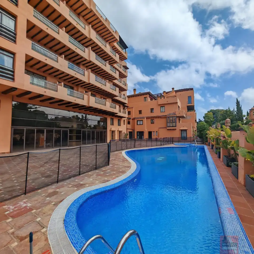Piscina de Àtic en venda en Estepona amb Terrassa, Balcó i Piscina comunitària
