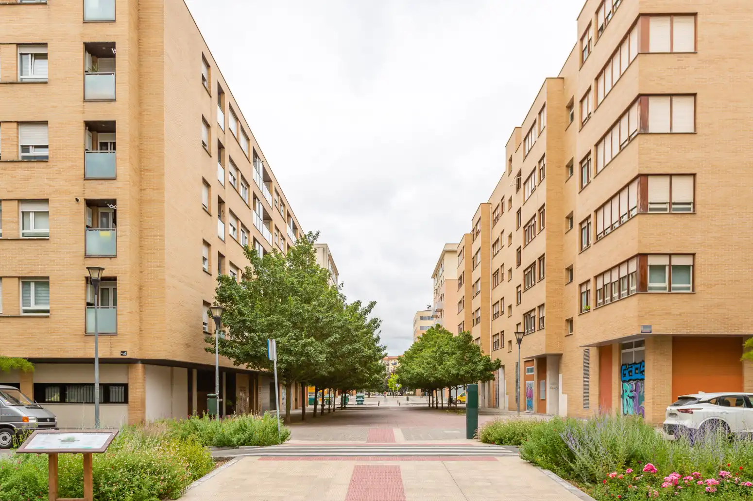Außenansicht von Wohnung zur Miete in  Pamplona / Iruña mit Heizung und Abstellraum