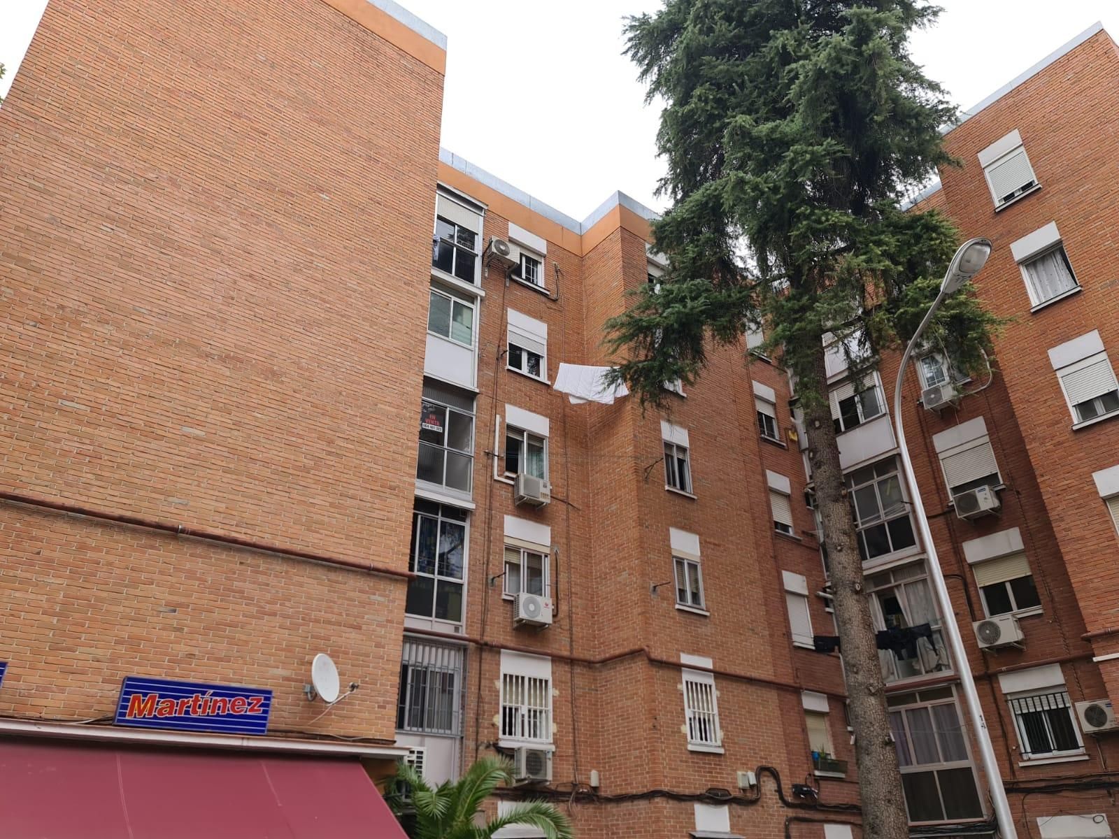 Vista exterior de Piso en venta en  Madrid Capital con Calefacción