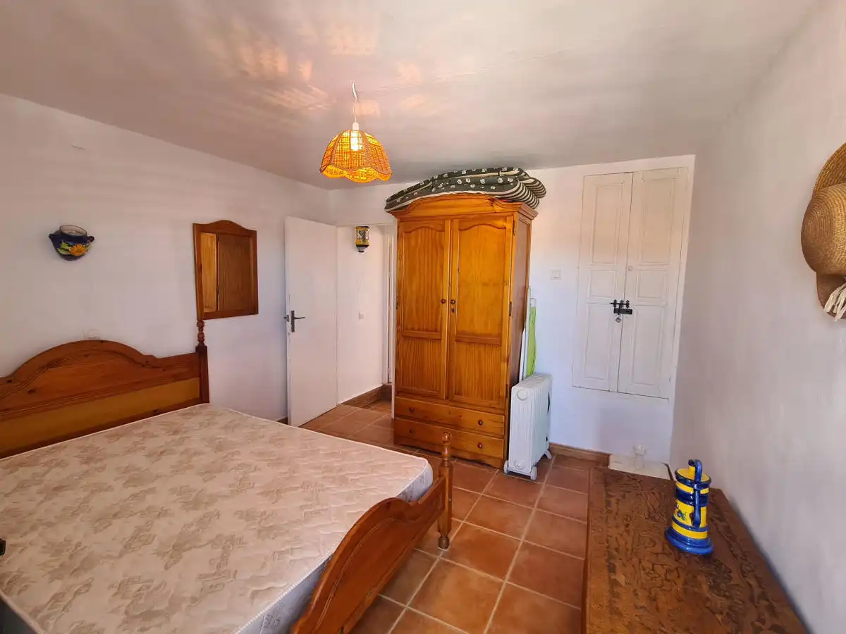 Dormitori de Casa o xalet en venda en Cómpeta amb Terrassa i Moblat