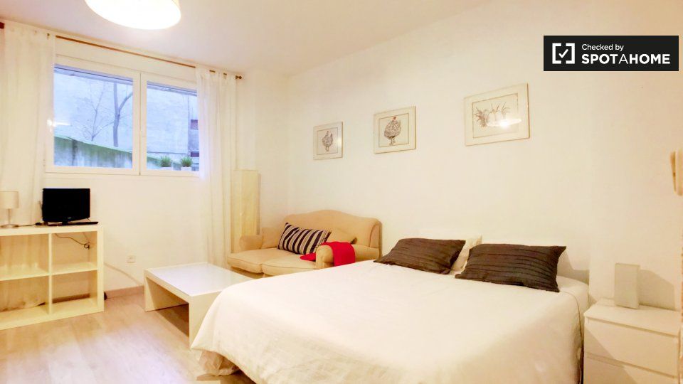 Bedroom of Flat to rent in  Madrid Capital  with Air Conditioner, Heating and Furnished