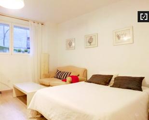 Bedroom of Flat to rent in  Madrid Capital  with Air Conditioner and Balcony