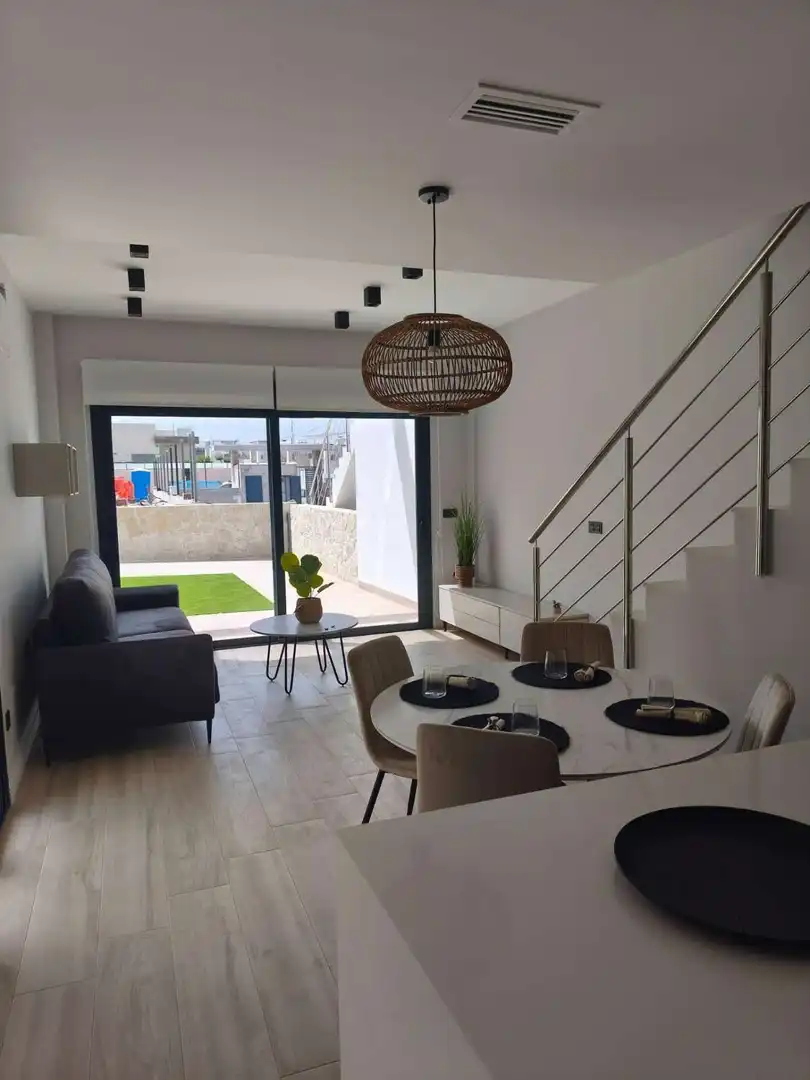Sala d'estar de Casa o xalet en venda en Orihuela amb Aire condicionat, Calefacció i Terrassa