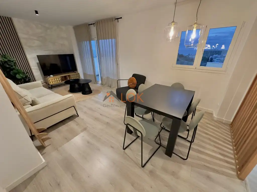 Sala de estar de Piso en venta en Rincón de la Victoria