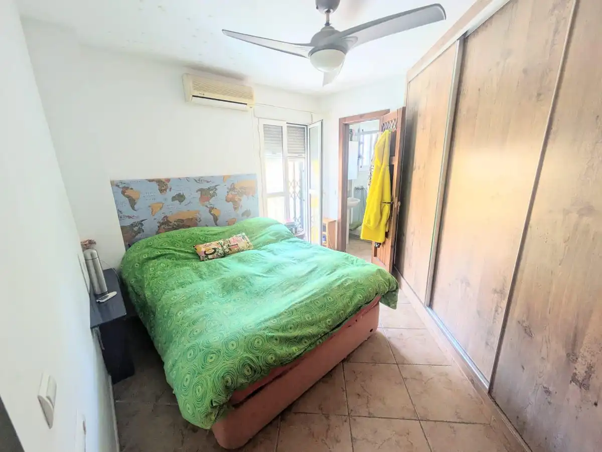 Dormitori de Casa adosada en venda en Torremolinos amb Aire condicionat, Calefacció i Jardí privat