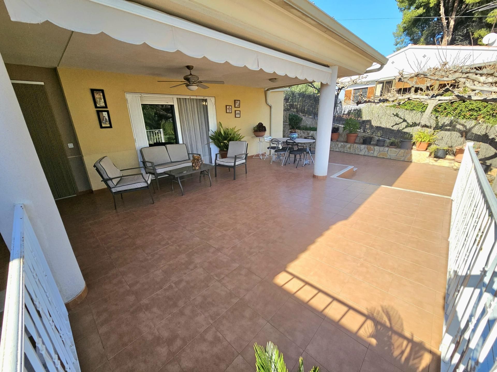 Terrassa de Casa o xalet en venda en Benicasim / Benicàssim amb Calefacció, Jardí privat i Terrassa