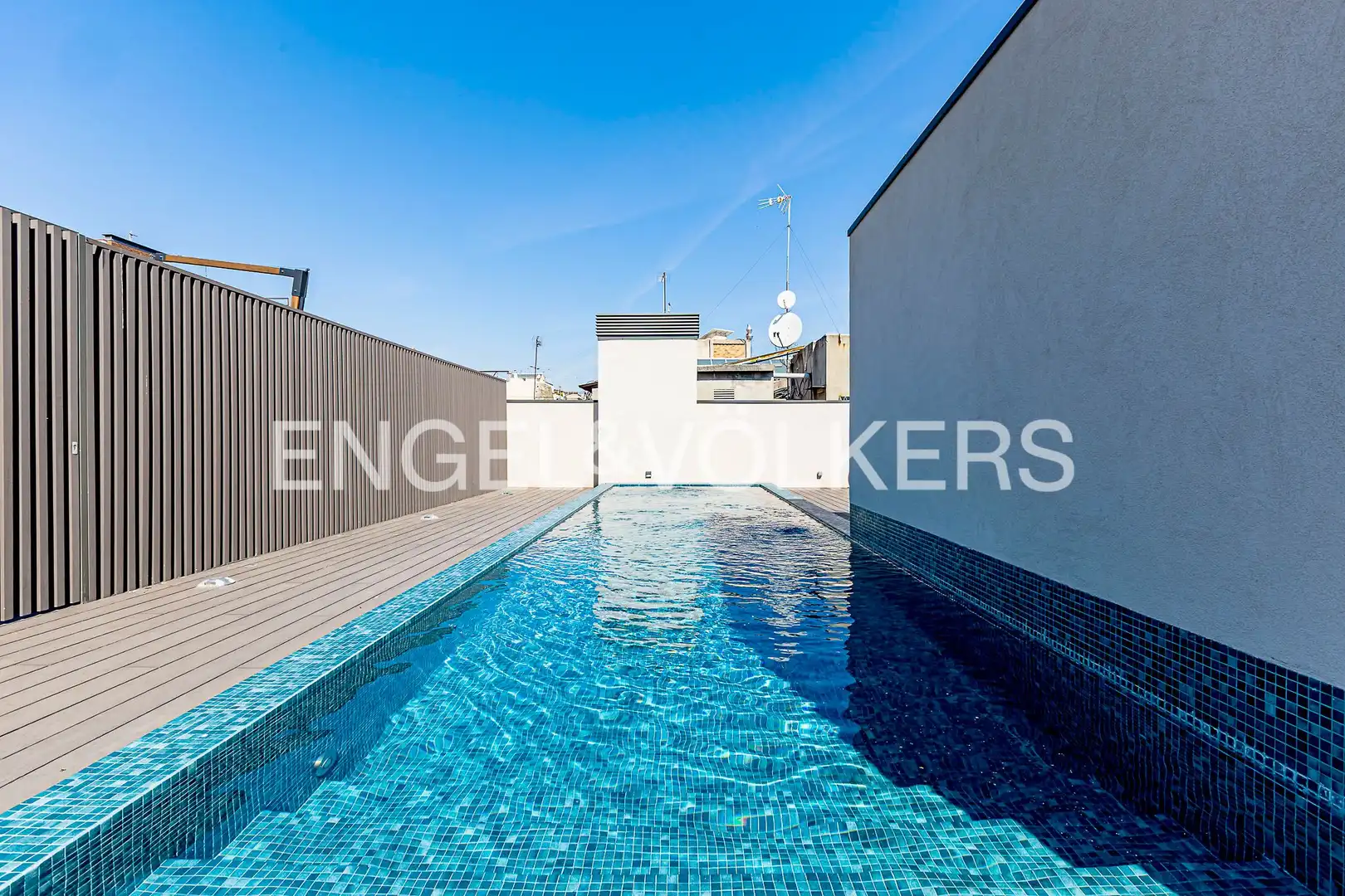 Swimming pool of Flat for sale in Barcelona  with Air Conditioner, Heating and Swimming Pool
