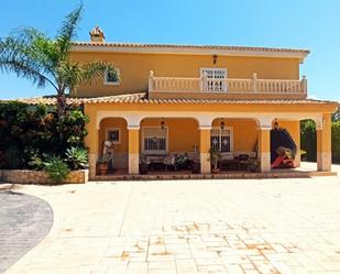 Vista exterior de Casa o xalet en venda en Elche / Elx amb Terrassa i Piscina