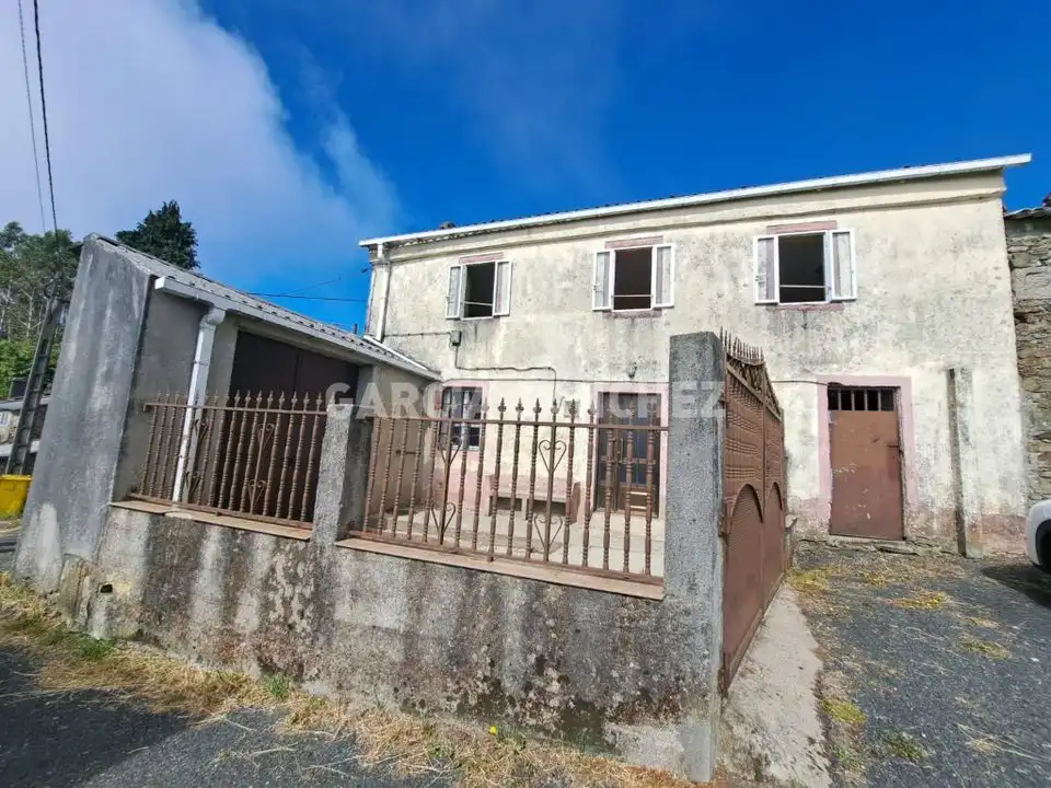 Vista exterior de Casa o xalet en venda en Boiro amb Moblat