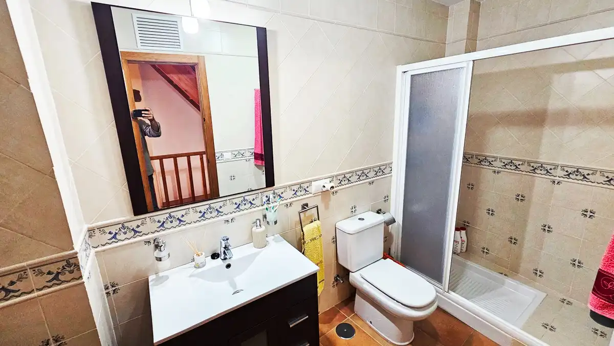 Bany de Casa o xalet en venda en Linares de la Sierra amb Traster