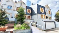 Exterior view of Single-family semi-detached for sale in Villares de la Reina  with Heating and Swimming Pool