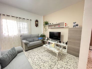 Terraced house with balcony for sale in Calle Simón Cananeo