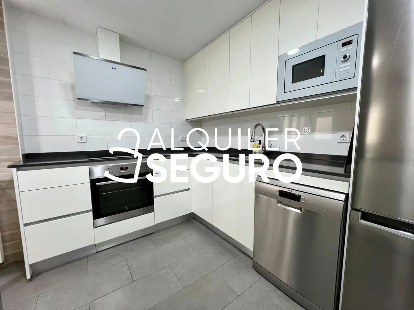 Kitchen of Flat for rent in Madrid  with Air Conditioner, Heating and Furnished