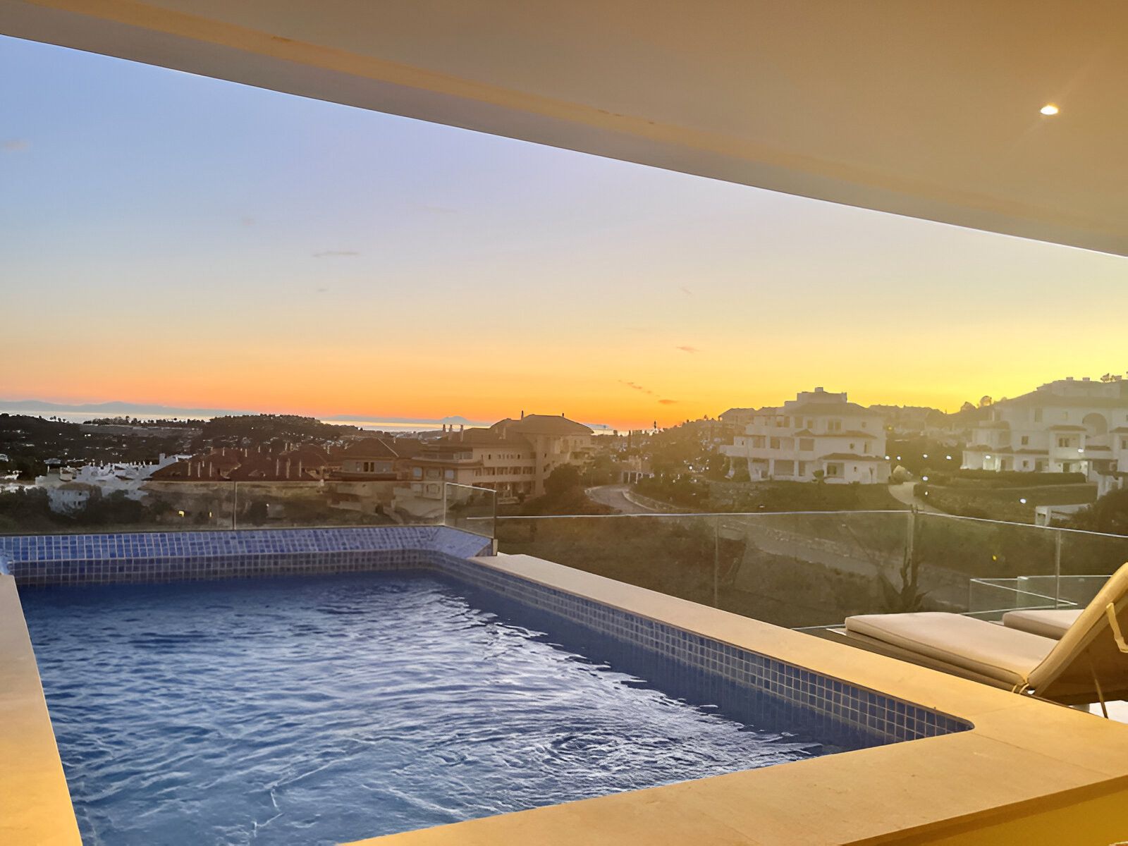 Piscina de Apartament en venda en Marbella amb Aire condicionat, Terrassa i Piscina