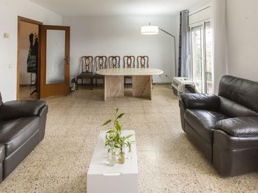 Ático con balcón en venta en Nou Barris