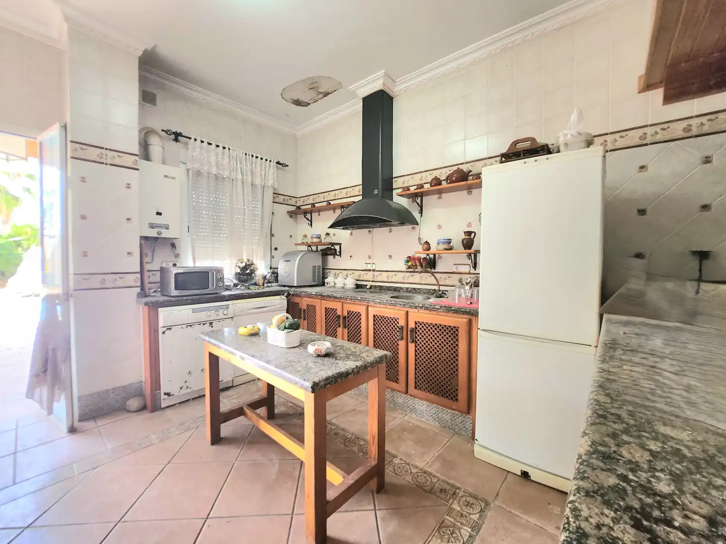 Cuina de Casa o xalet en venda en El Viso del Alcor amb Aire condicionat, Calefacció i Jardí privat