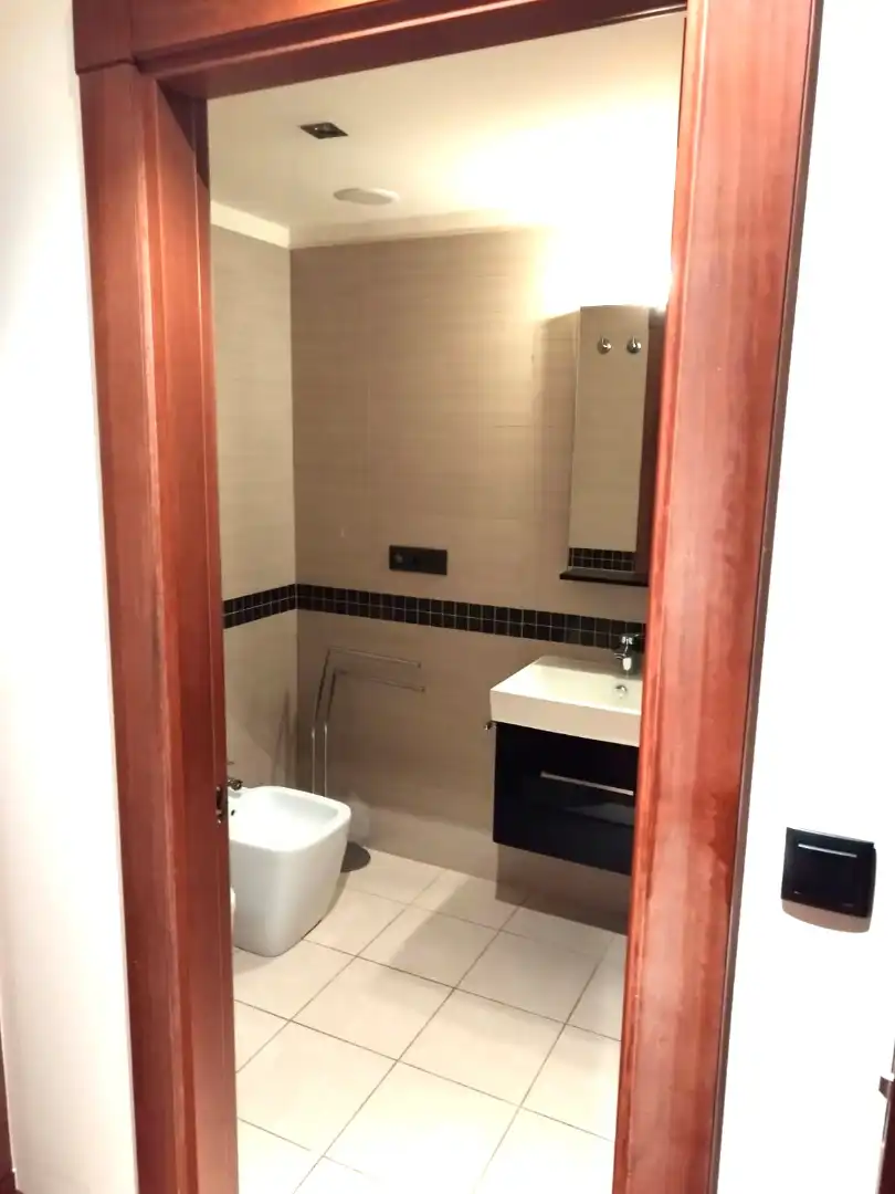 Bathroom of Flat for rent in Vigo   with Parquet flooring