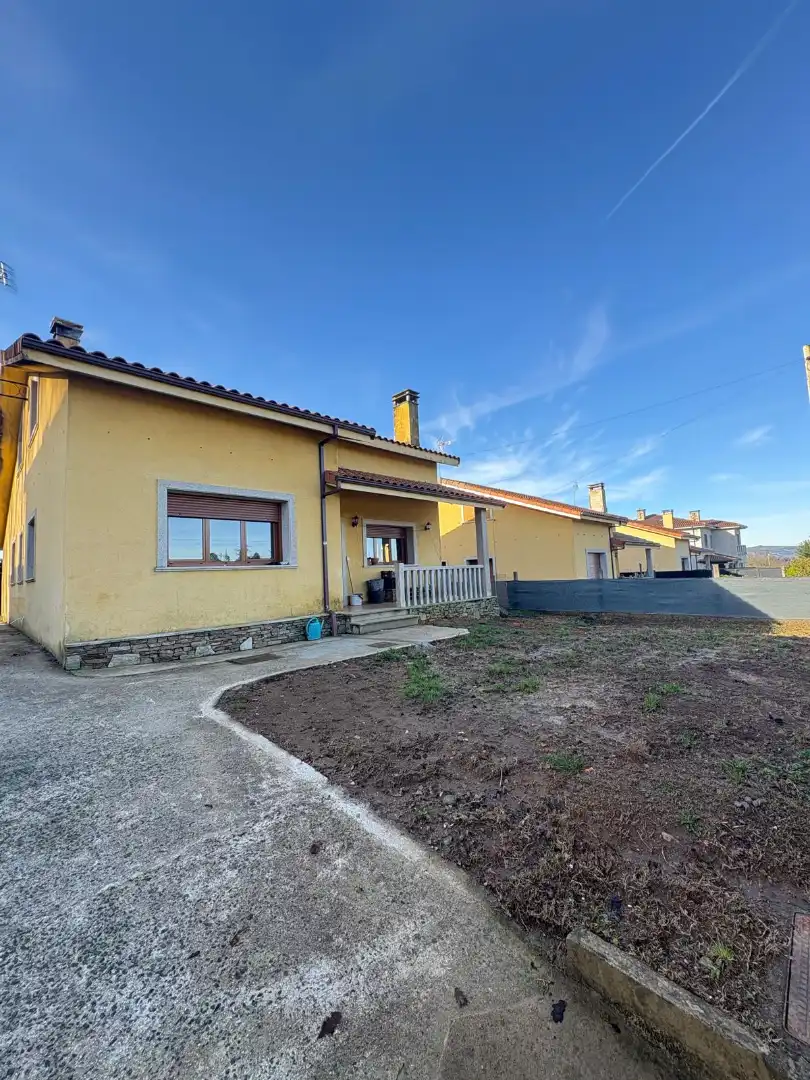 Villa avec terrasse à vendre à Carballude 4