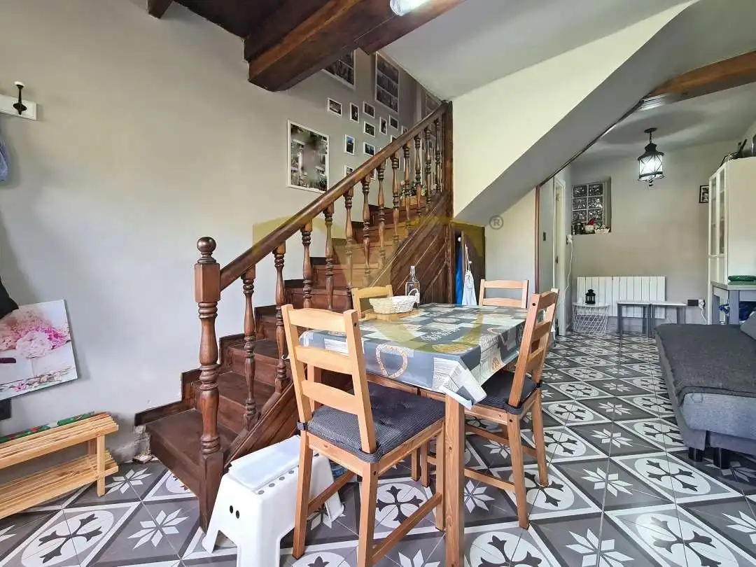 Casa adosada en venda en Nava amb Calefacció, Parquet i Moblat