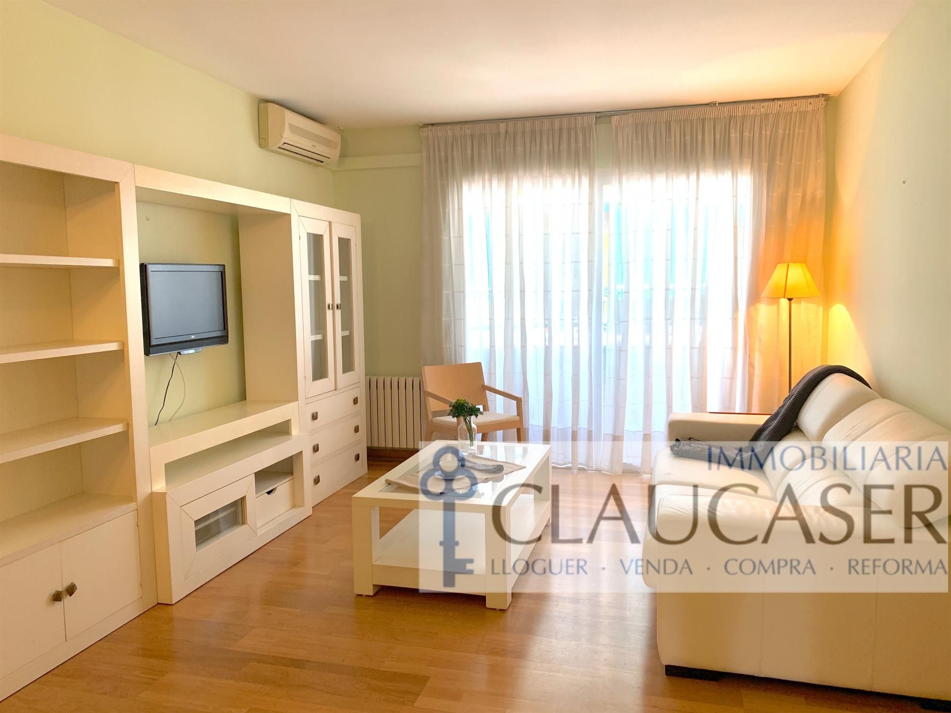 Living room of Flat to rent in Sabadell  with Air Conditioner, Heating and Furnished