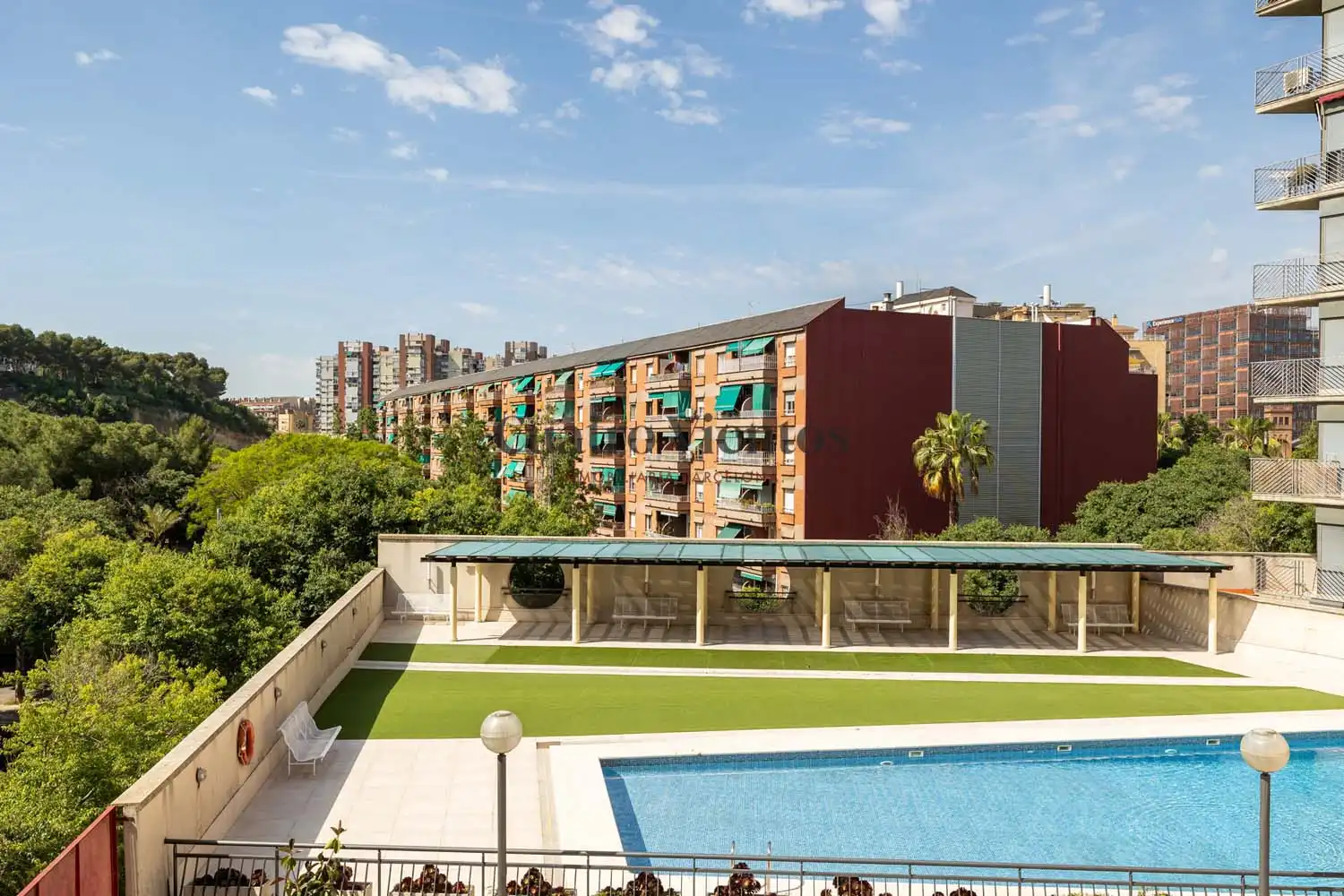 Swimming pool of Flat for sale in Barcelona  with Air Conditioner, Heating and Oven