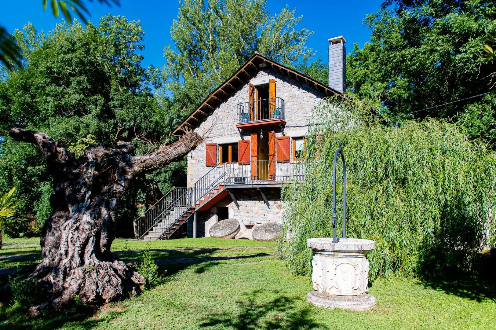 Vista exterior de Casa o chalet en venta en Cabrillanes con Calefacción, Trastero y Amueblado