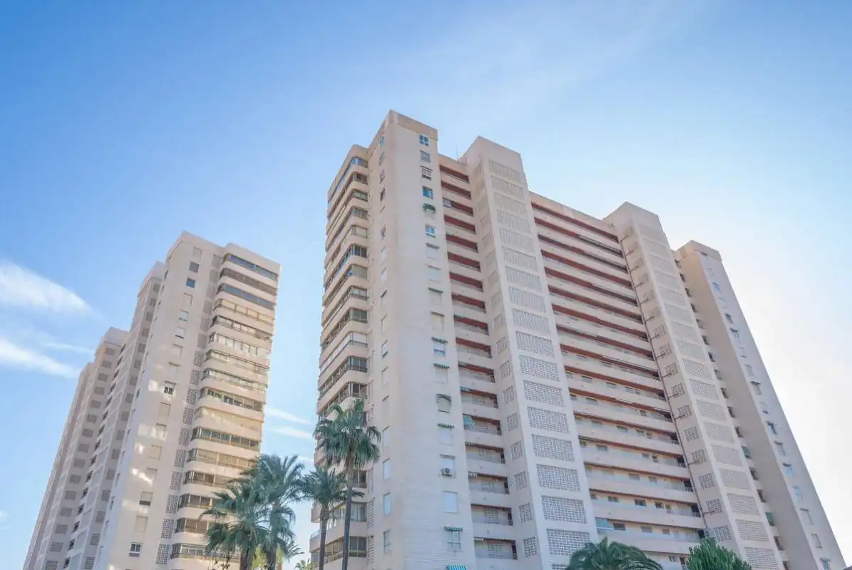Vista exterior de Piso en venta en El Campello con Calefacción, Jardín privado y Terraza