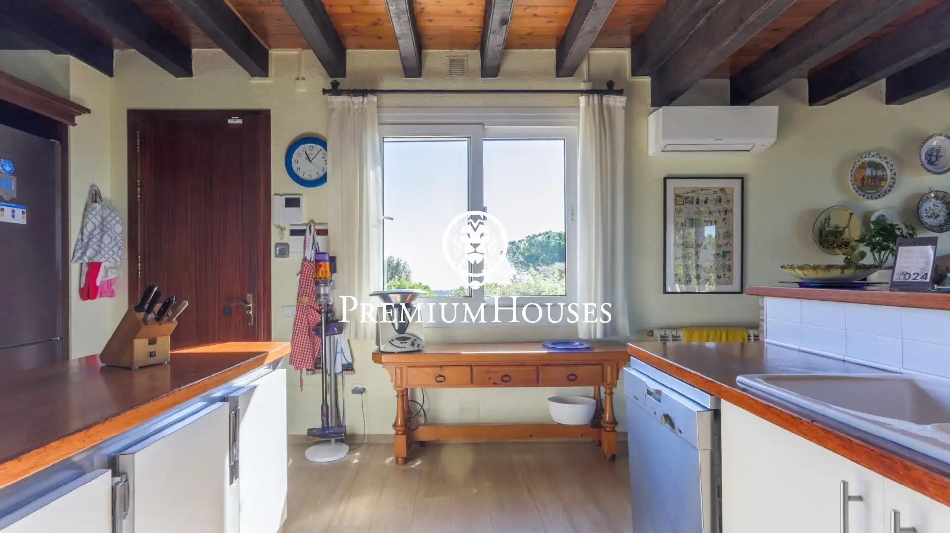 Cocina de Casa o chalet en venta en Mataró con Aire acondicionado, Calefacción y Jardín privado
