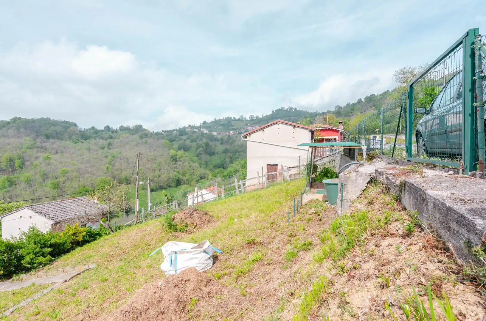 Casa adosada en venta en Laviana con Jardín privado y Amueblado