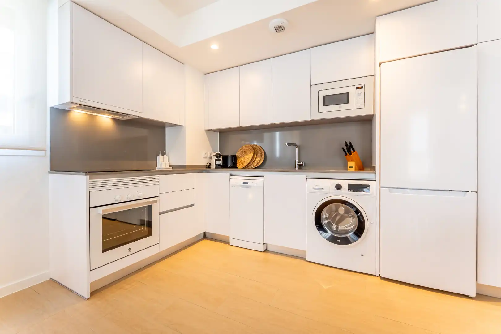 Cuina de Apartament de lloguer en Madrid amb Aire condicionat, Calefacció i Traster