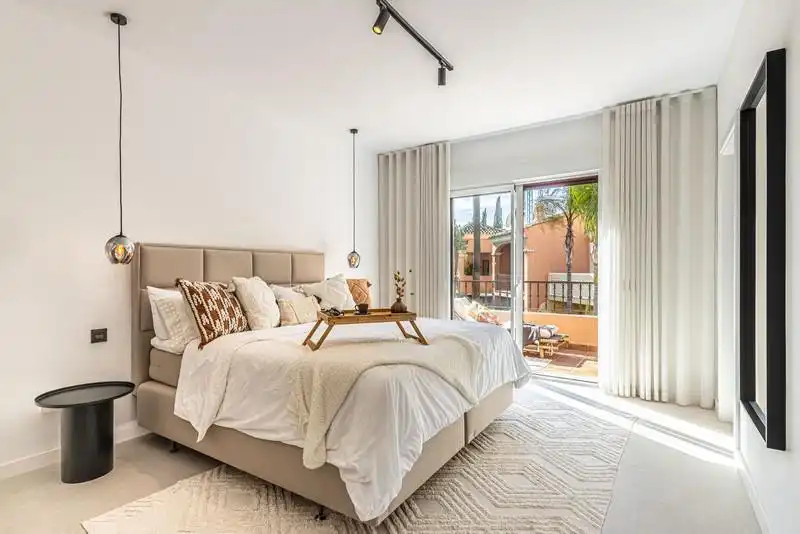 Dormitori de Casa adosada de lloguer en Marbella amb Aire condicionat, Terrassa i Traster