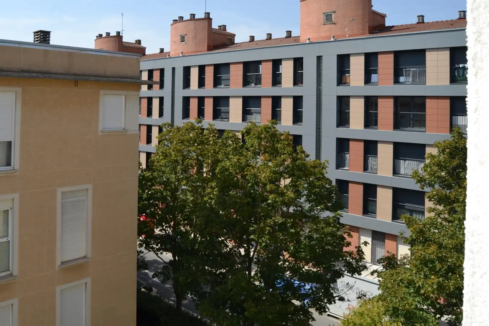 Vista exterior de Piso en venta en  Pamplona / Iruña con Parquet y Trastero