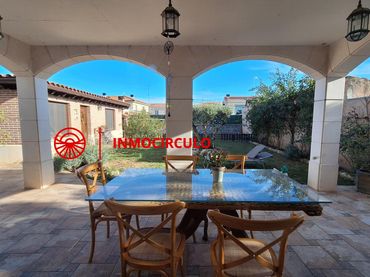 Villa con balcone in vendita a Illera