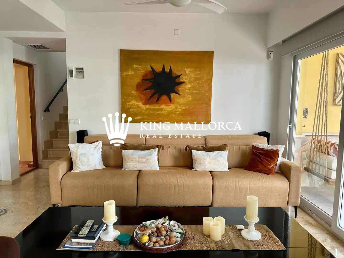 Wohnzimmer von Einfamilien-Reihenhaus zur Miete in Calvià mit Klimaanlage, Privatgarten und Terrasse