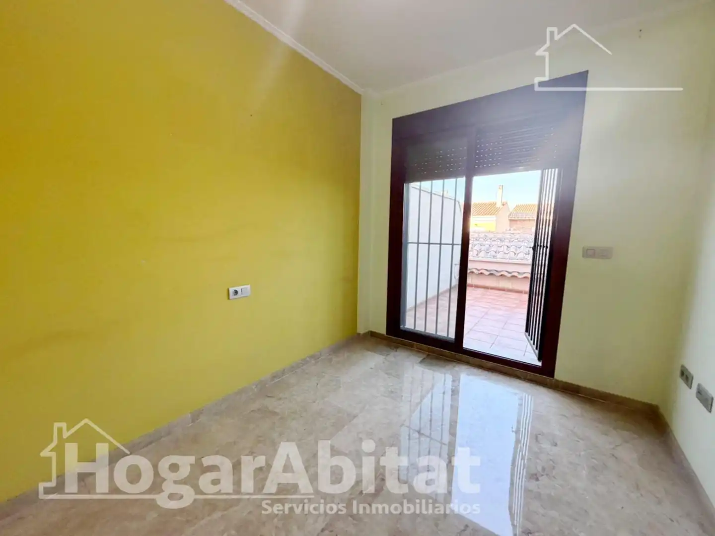Dormitori de Casa adosada en venda en Sagunto / Sagunt amb Aire condicionat, Jardí privat i Terrassa