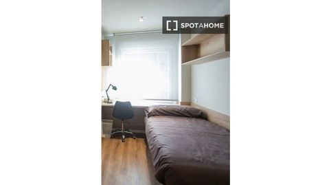 Photo 3 of Room in Txurdinaga, Bilbao