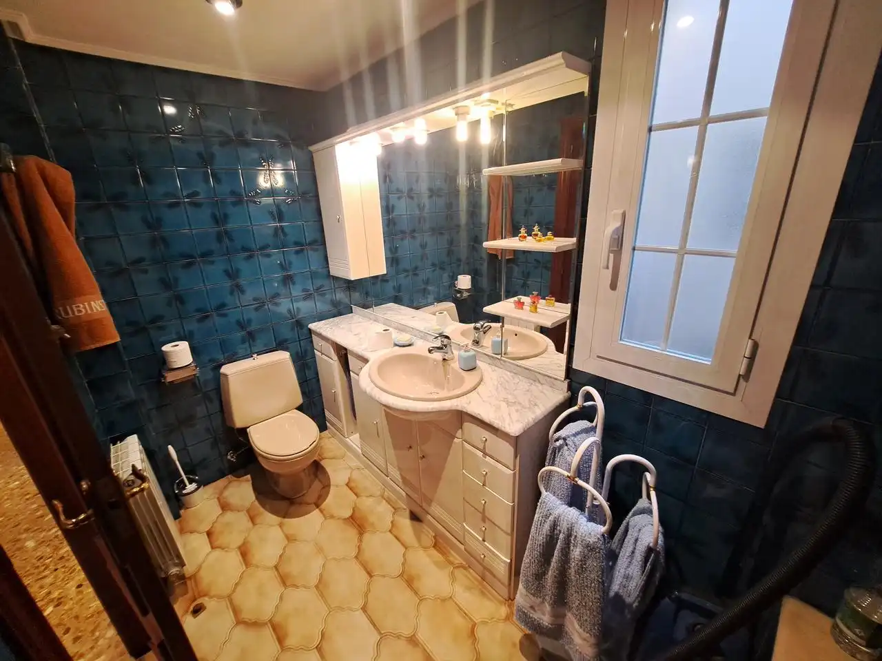 Bathroom of Flat for sale in Zaragoza  with Heating, Terrace and Storage room