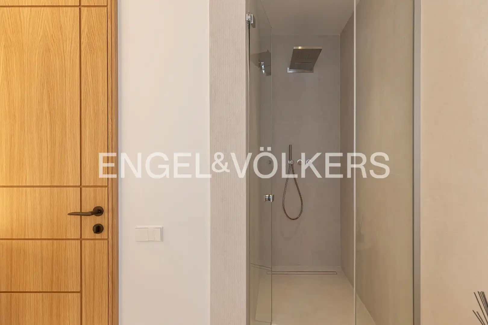 Wohnung zum Verkauf in Madrid mit Klimaanlage, Heizung und Terrasse