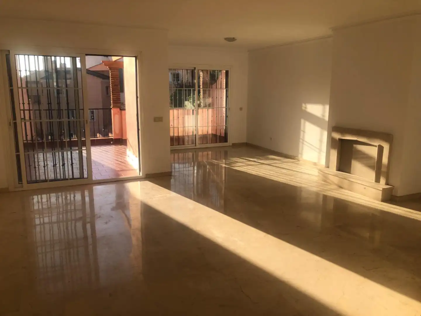 Comedor de Casa adosada en venta en Mijas con Aire acondicionado, Calefacción y Jardín privado