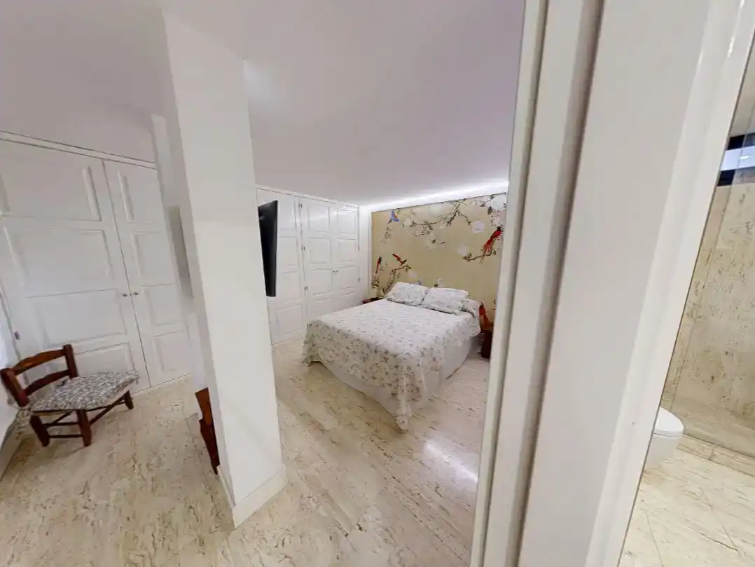 Bedroom of Flat for sale in Boadilla del Monte  with Air Conditioner, Private garden and Parquet flooring
